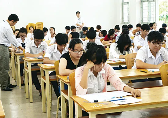 Có độc quyền về công bố điểm thi?