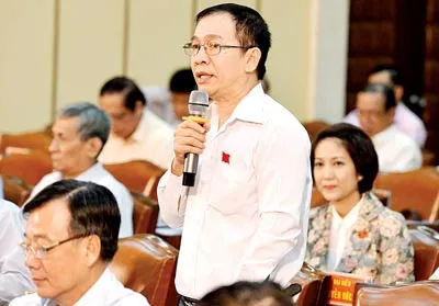 Bế mạc kỳ họp 18 HĐND TPHCM khóa VIII: Phối hợp giải quyết các vấn đề gây bức xúc