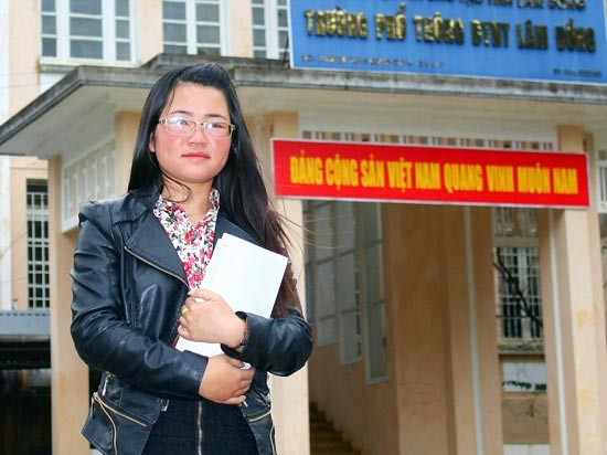 Ma Hieng is a good model for ethnic young students (Photo: SGGP)