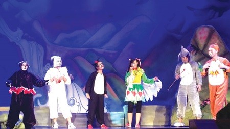 Young talent: A children's play called Bi Mat Rung Xanh (The Secret of the Jungle) is staged every weekend by the CTM Troupe, a new private drama troupe in HCM City for youth. — VNS Photo Nguyen Loc