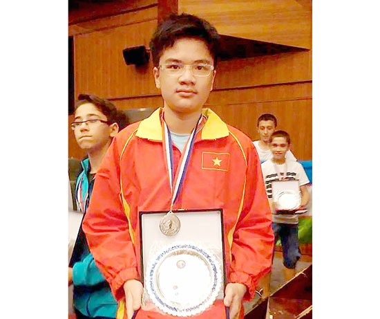 Nguyen Anh Khoi wins two gold and one silver medals in standard, rapid and blitz chess competition. (Photo:SGGP)