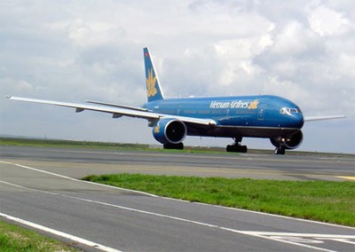 Vietnam Airlines offers round trip tickets from HCMC or Ha Noi to Lon Don at special rates. Photo: VNA