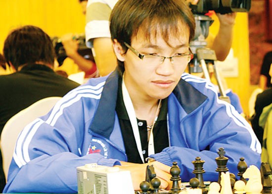 Truong Son wins gold medal at the 2015 Asian Chess Championships. (Photo:SGGP)