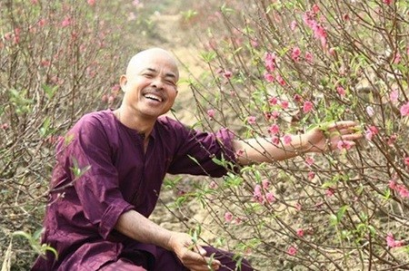 Greater good: Actor Han Van Tinh, who has recovered from a battle against lung cancer, will perform at the Tinh Nghe Sy art show. The event will raise funds to help elderly and disadvantaged artists across Viet Nam. — File Photo