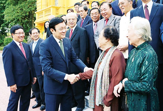 President Truong Tan Sang sends good health wishes to former staffs, officials of Ministry of Foreign Affairs over periods. (Photo:SGGP)