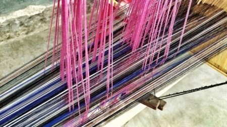 Robinson Department Store (Robins) has co-operated with Vietnamese fashion designer Adrian Anh Tuan to kick off a social programmme titled Designs from the Village. (Photo: elle.vn)