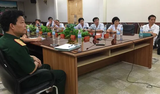 Hội chẩn, cứu quân nhân bị hôn mê sâu trên đảo Sinh Tồn Đông