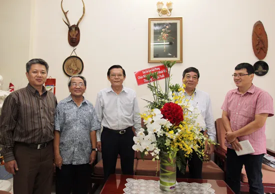 Báo Sài Gòn Giải Phóng mừng Thượng thọ tác giả "Vàm cỏ đông"