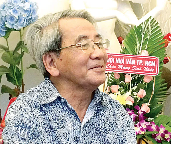Nhà thơ Hoài Vũ - nụ cười vượt mọi thăng trầm