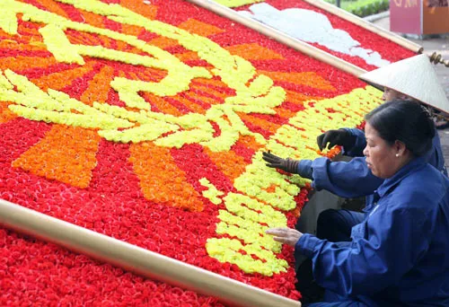 Hà Nội rực rỡ sắc màu ngày đại lễ