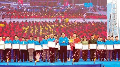 Xây dựng mới 1.071km đường giao thông nông thôn