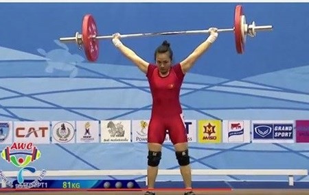 Nguyen Thi Thuy won another bronze medal at the ongoing 2015 Asian Weightlifting Championships.