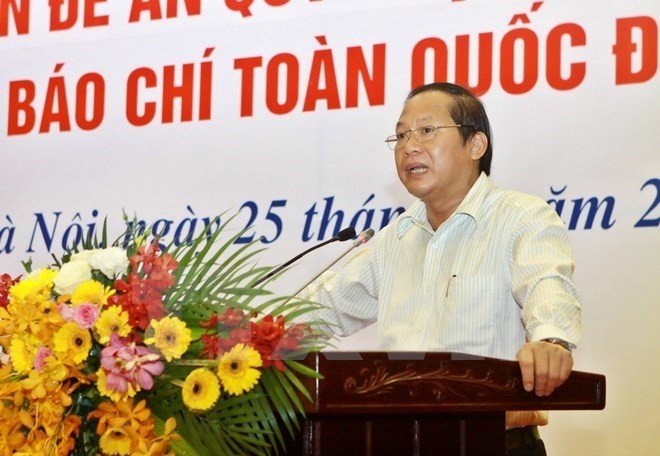 Deputy Minister of Information and Communications Truong Minh Tuan introduces the proposal. Photo: VNA