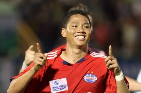 Striker Nguyen Anh Duc of Becamex Binh Duong who was voted the player of the season. (Source: nguoiduatin.vn)