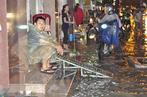 Trận lũ lịch sử tại Đồng Nai ngập nặng trên 1,5 m, thiệt hại nặng nề