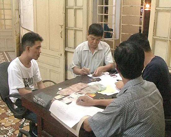 Thừa Thiên - Huế: Khởi tố, bắt giam đối tượng dùng sào tre trộm tài sản