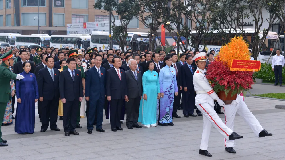 Sáng nay 13-10, Đại hội đại biểu Đảng bộ TPHCM lần thứ X họp phiên trù bị ảnh 6