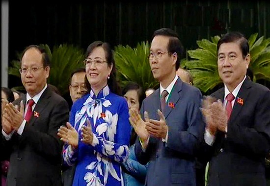 From the left, four deputy secretaries of the 10th HCMC Party Committee namely Tat Thanh Cang, Nguyen Thi Quyet Tam, Vo Van Thuong and Nguyen Thanh Phong (Photo: SGGP) Related article: HCMC needs suitable strategies to improve resident life quality:delegates