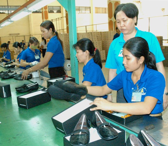 Vietnam will repair export import law to suit international integration demand (Photo: SGGP)