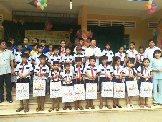 Niềm vui tuổi thơ bên bờ sông Cổ Chiên