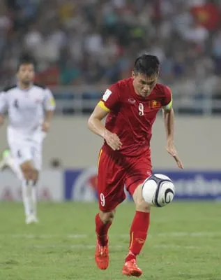 Công Vinh cán mốc 40 bàn thắng ảnh 1