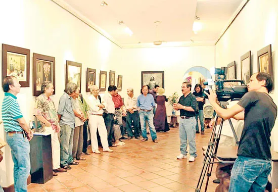 Tranh Việt ra nước ngoài: Vui buồn ngổn ngang