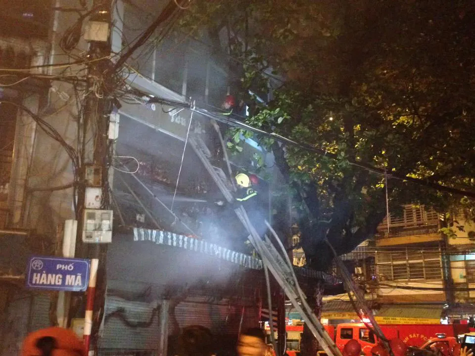 Cháy lớn  ở phố Hàng Mã – Hà Nội