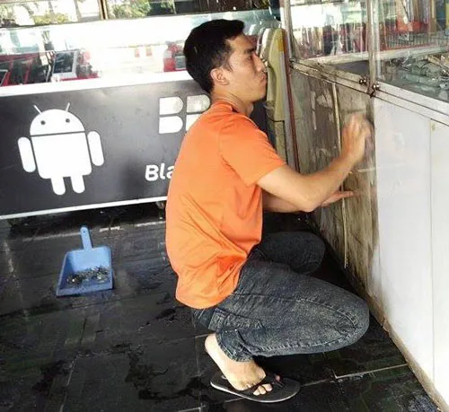 Đồng Nai: Hai đối tượng ném bom xăng vào cửa hàng điện thoại