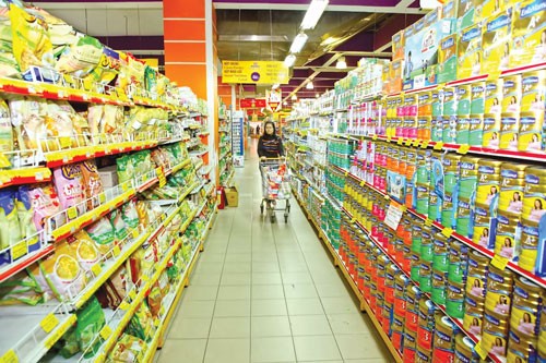 Supermarkets with good locations have been targeted by retail giants (Photo: SGGP/Financial Investment)