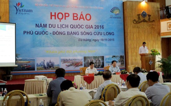 The press conference on the National Tourism Year 2016 is held in Hanoi on November 16. (Photo: Sggp)