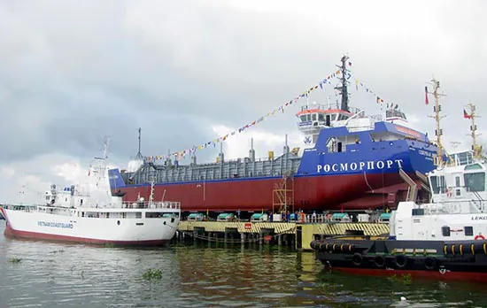 Hạ thủy và bàn giao tàu hút bùn cho Nga