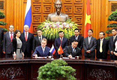 The two sides stressed the need to accelerate the ratification of the free trade agreement between Viet Nam and the Eurasia Economic Union, aiming to step up economic and trade links between Viet Nam and the union's members in general and Russia in particular. — VNA/VNS Photo An Dang