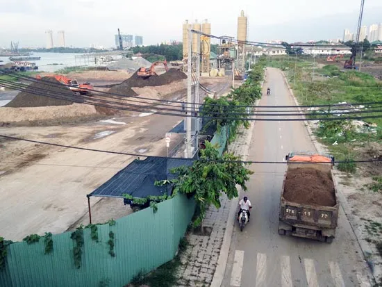 Mù mịt bụi công trình xây dựng