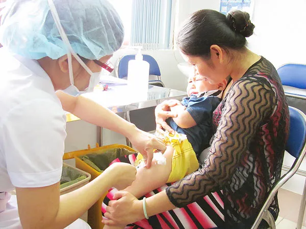 Vẫn lo ngại vaccine “5 trong 1”