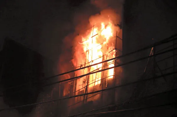 Hà Nội: 2 căn nhà bị cháy trong đêm