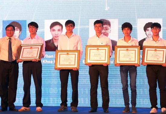 Trao 23 giải thưởng CNTT-TT TPHCM