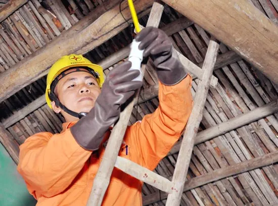 Dấu ấn từ những chiến dịch cơn lốc cam của EVN