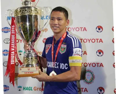 Tiền đạo Nguyễn Anh Đức (B. Bình Dương) - Không bóng vàng, không công bằng ảnh 2