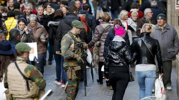 Pháp, Bỉ  hủy bắn pháo hoa dịp năm mới