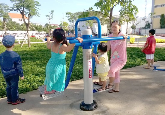 Kids need to exercise to be healthy and prevent obesity (Photo: SGGP)