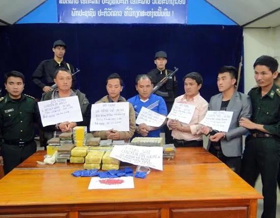 Bắt 5 đối tượng, thu 91 bánh heroin và 35.800 viên ma tuý tổng hợp