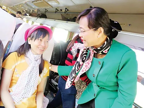 Bài 2: Ấm lòng công nhân xa xứ