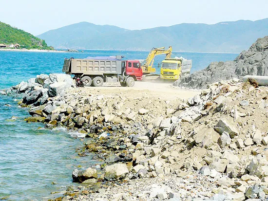 Đừng để vịnh Nha Trang xấu thêm