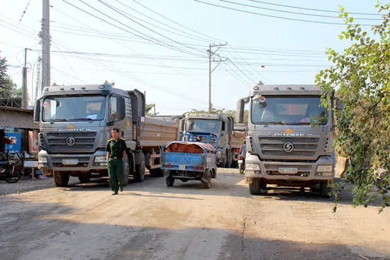 Đồng Nai: Dân Tân Cang lại bức xúc chặn xe quá tải