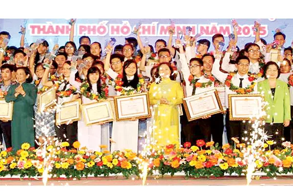 TP Hồ Chí Minh: Tuyên dương “Sinh viên 5 tốt” và “Học sinh 3 tích cực