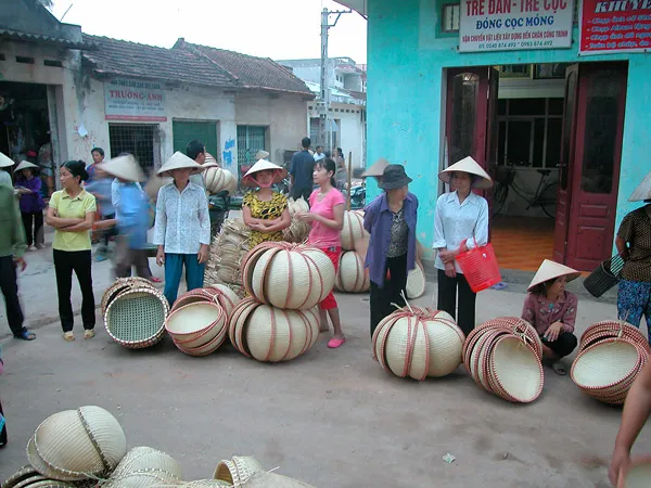 No ấm nhờ rổ, rá, sàng, nia…