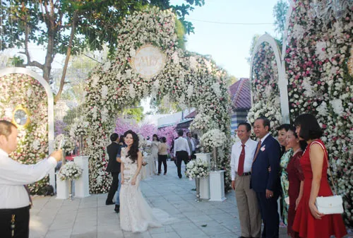 Đại gia Đất Mũi bỏ ra trên 14 tỉ đồng tổ chức “siêu” đám cưới cho con ảnh 4