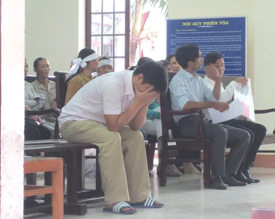 CSGT gây tai nạn làm chết 2 người lãnh 5 năm tù