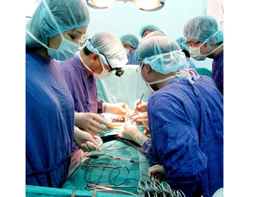 Việt Nam quan tâm tới kỹ thuật ghép đầu người