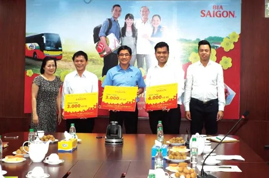 Chung tay cùng  10.000 công nhân về quê ăn Tết